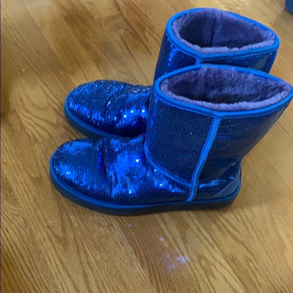 Blue sparkle uggs
